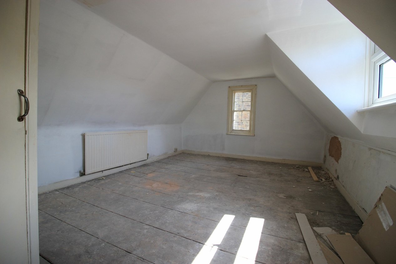 Properties Under Offer in Effingham Street 