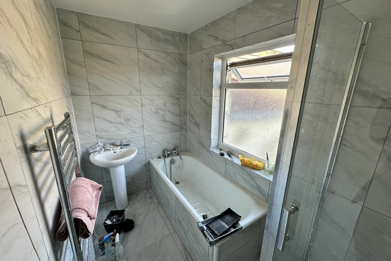 Properties Under Offer in Effingham Street 