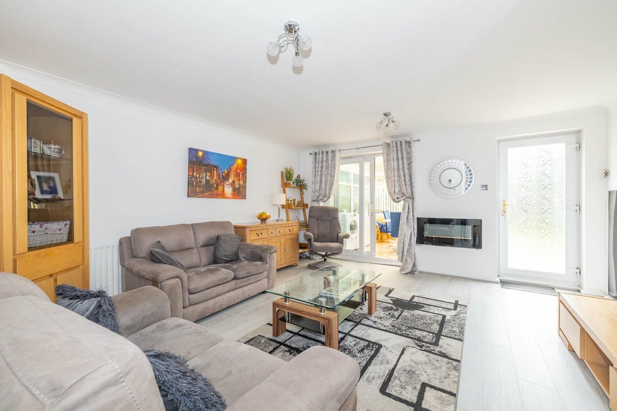 Properties For Sale in Eggringe Ashford