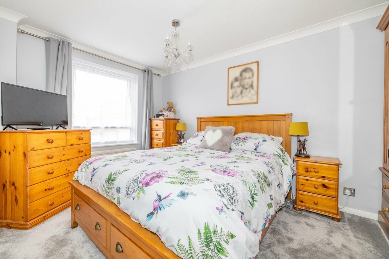 Properties For Sale in Eggringe Ashford
