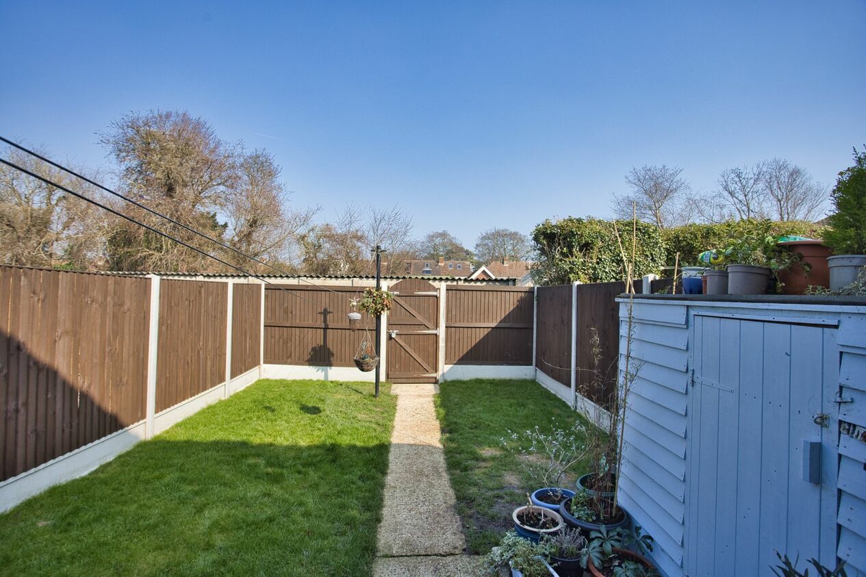 Properties Sold Subject To Contract in Elizabeth Carter Avenue  Deal