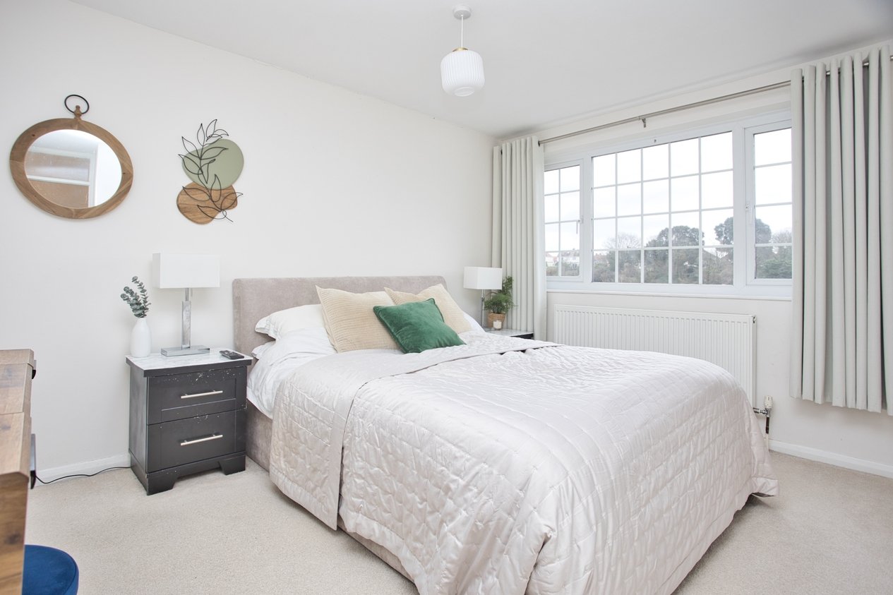 Properties Under Offer in Enbrook Valley Folkestone