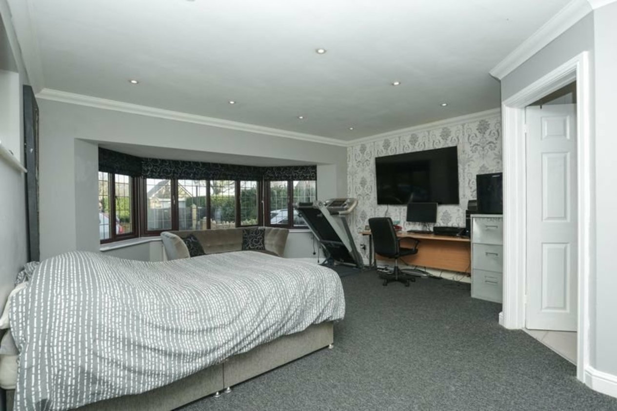 Properties Under Offer in Epple Bay Avenue Birchington