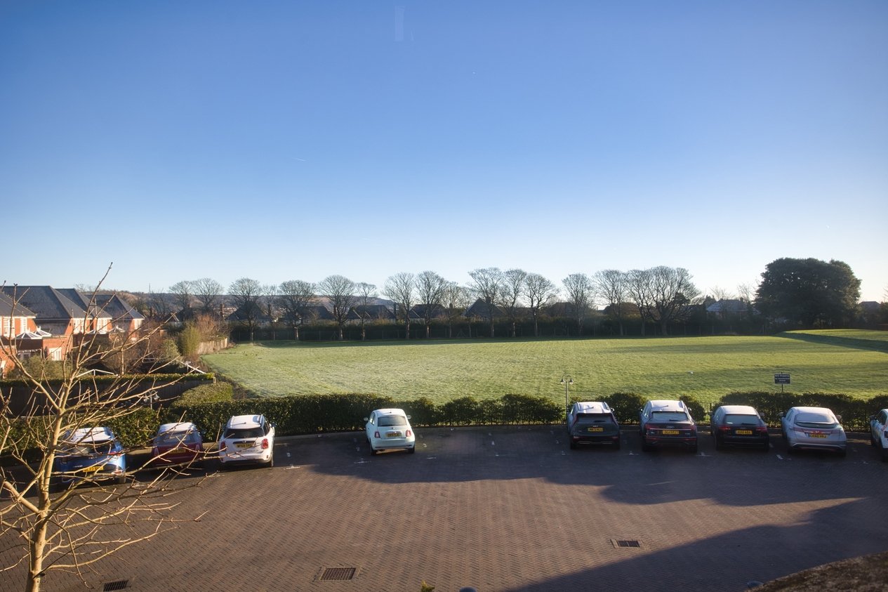 Properties Under Offer in Eversley Park Folkestone