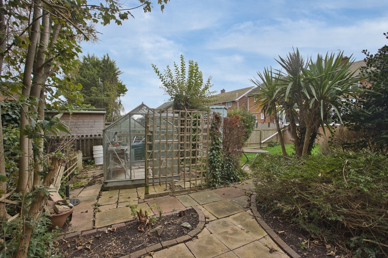 Properties Under Offer in Fairway Avenue Folkestone
