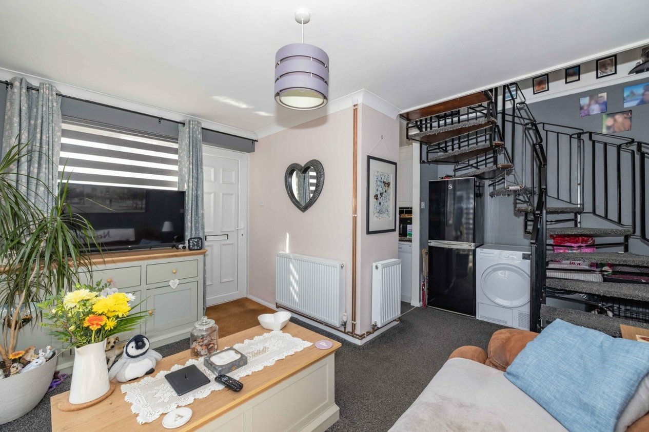 Properties Under Offer in Falcon Way Ashford