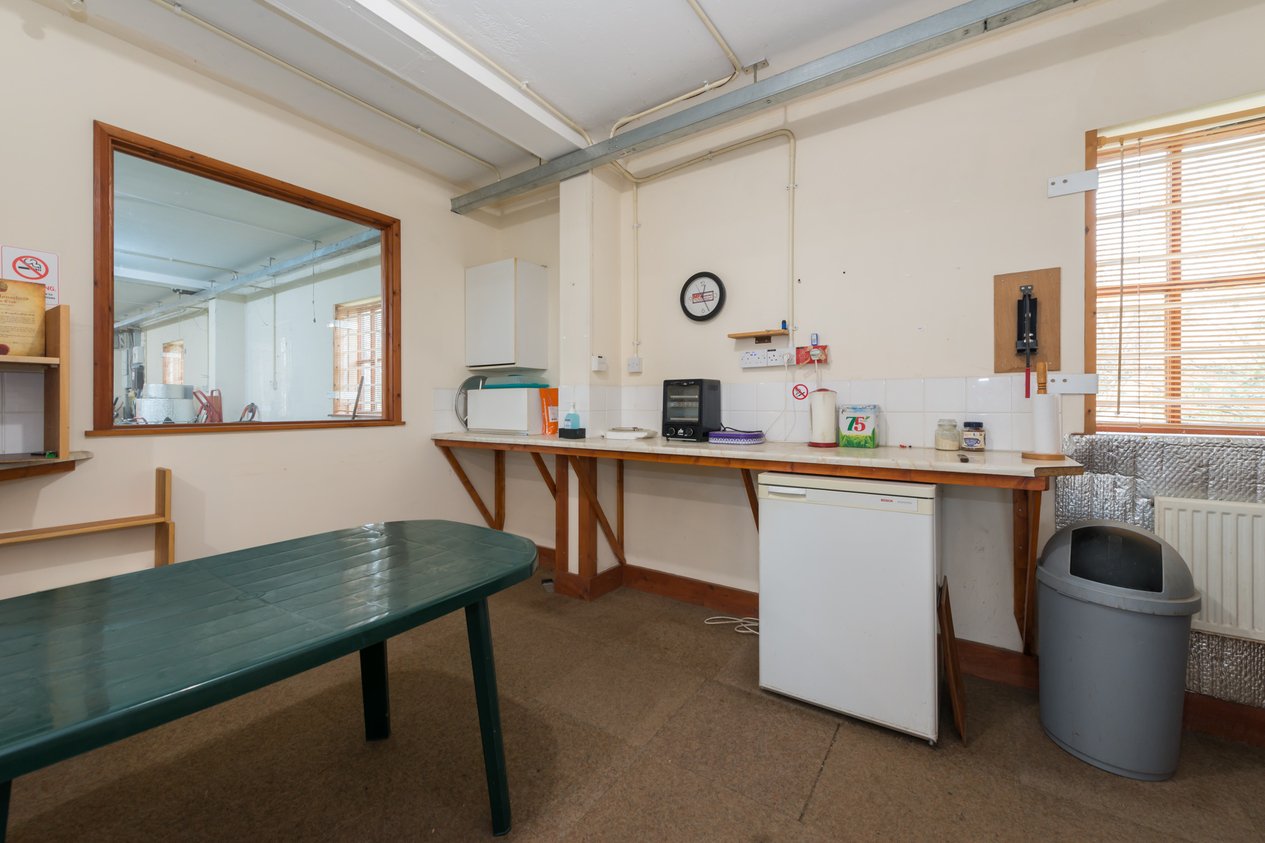 Properties For Sale in Felderland Lane Deal