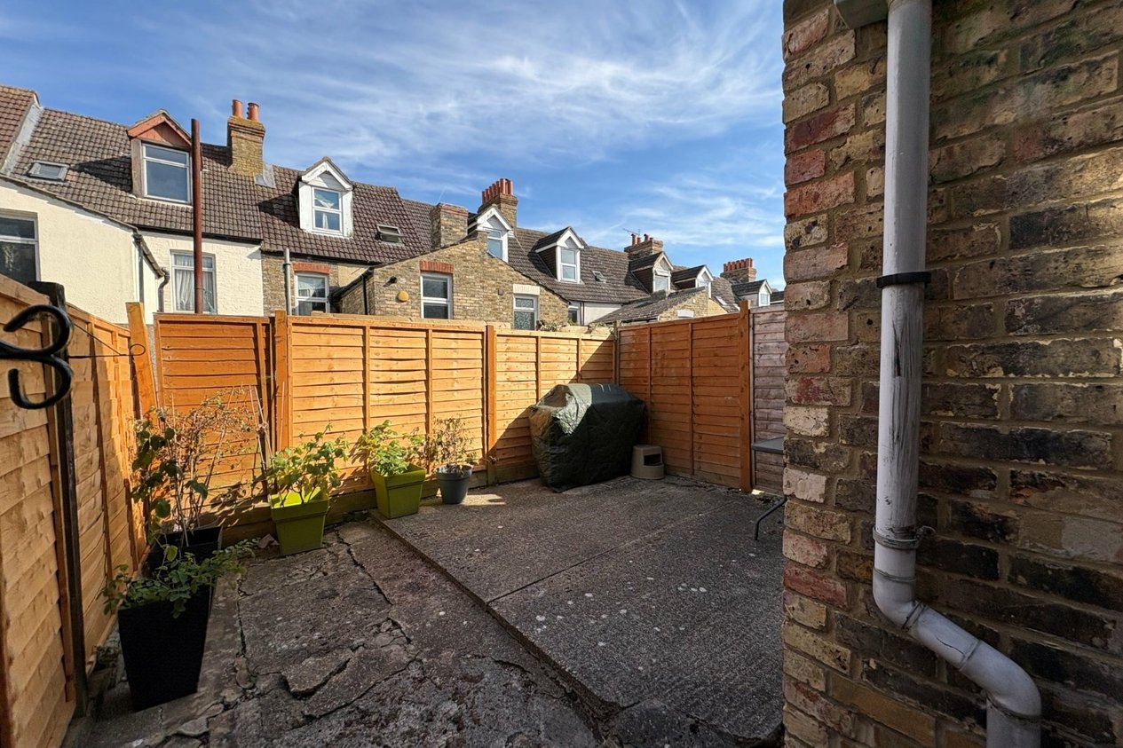 Properties Under Offer in Fernbank Crescent Folkestone