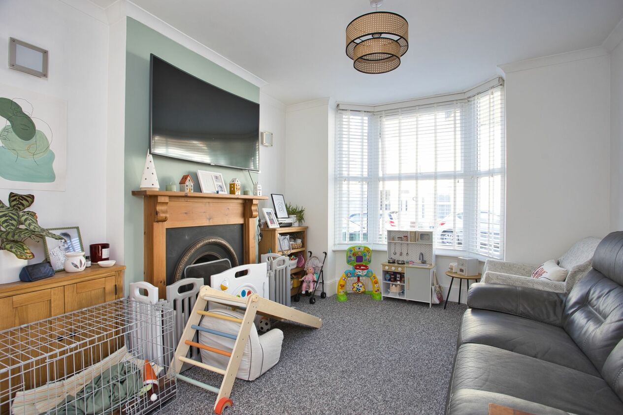 Properties Sold Subject To Contract in Fernbank Crescent  Folkestone