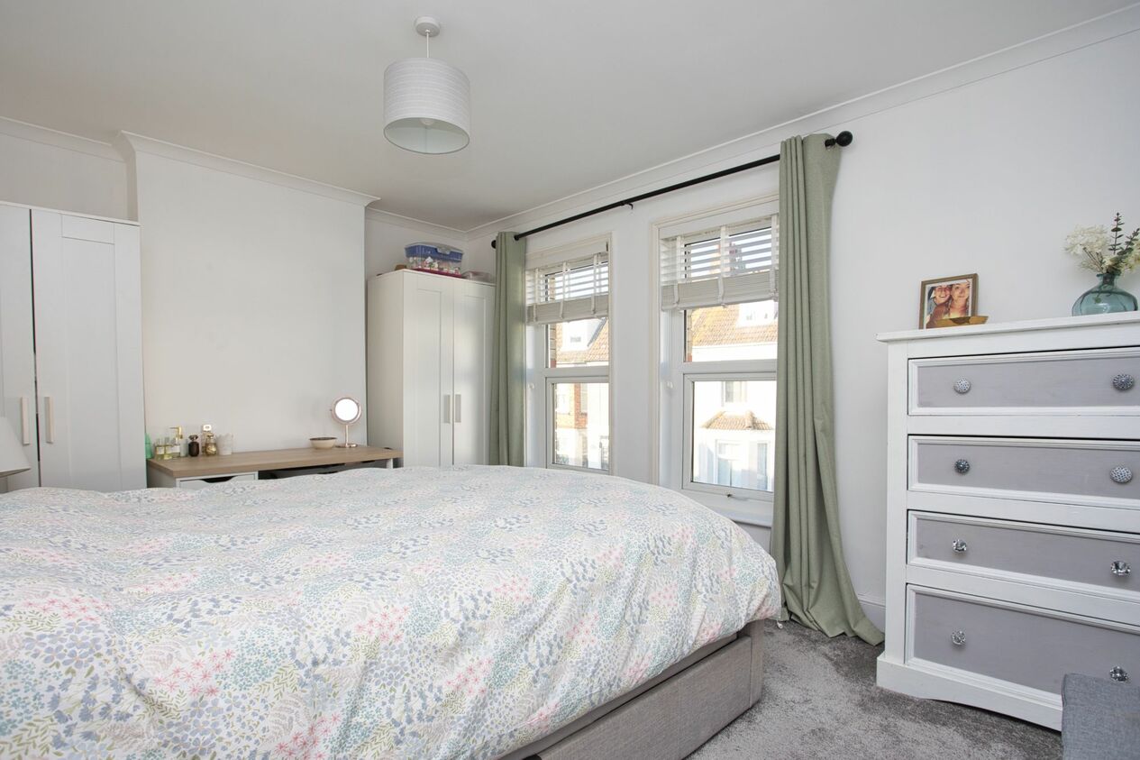 Properties Sold Subject To Contract in Fernbank Crescent  Folkestone