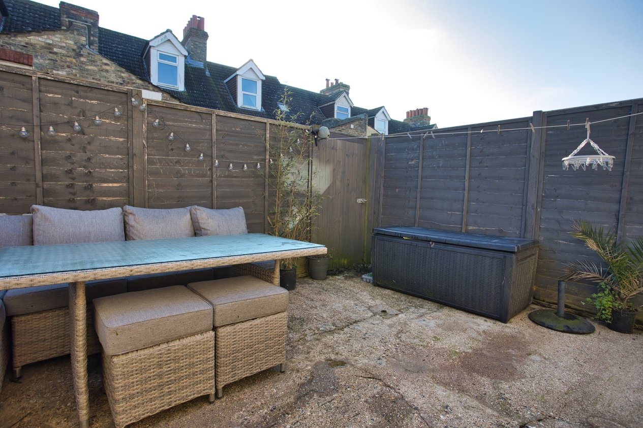 Properties Under Offer in Fernbank Crescent Folkestone