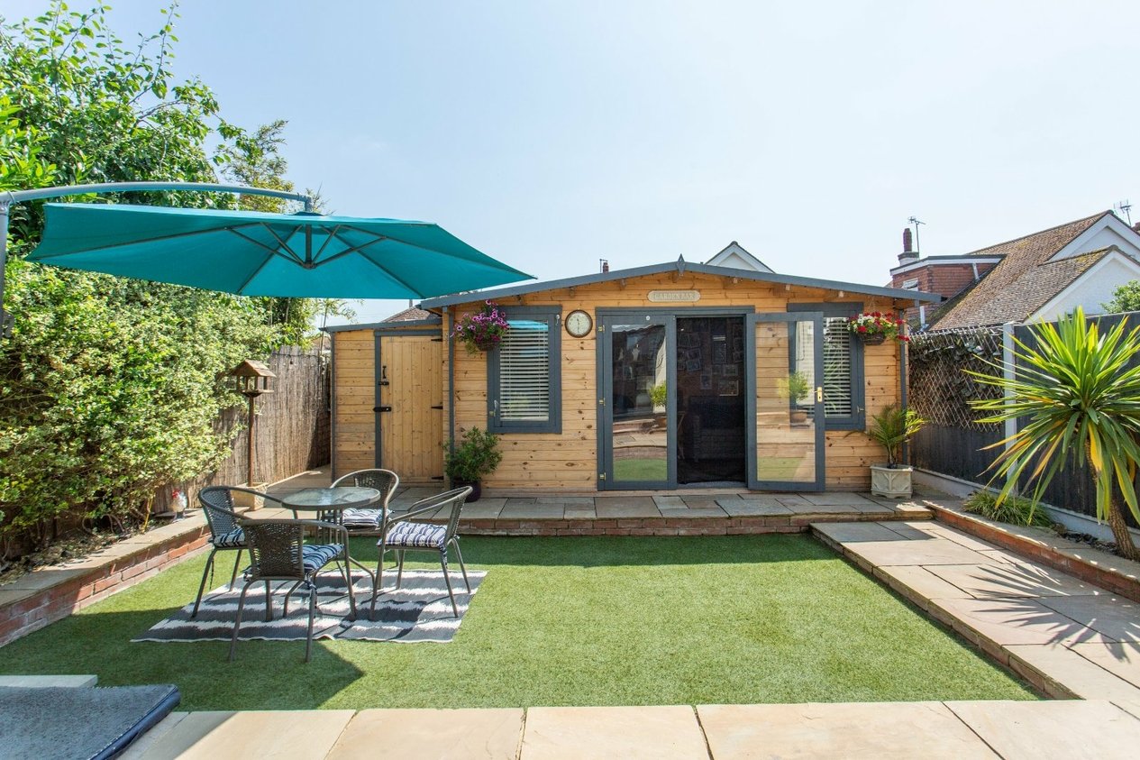 Properties For Sale in Fernlea Avenue Herne Bay