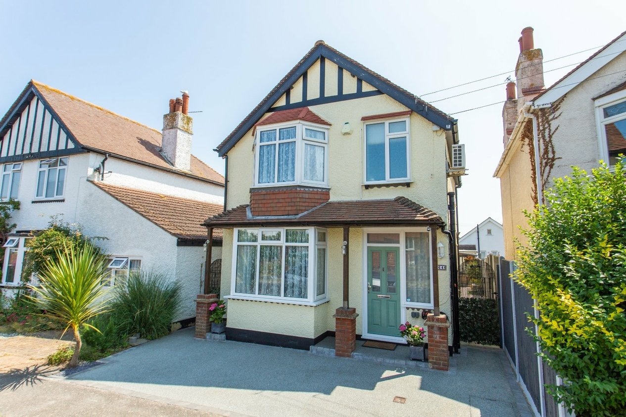 Properties For Sale in Fernlea Avenue Herne Bay
