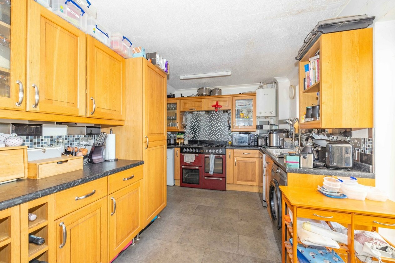 Properties Under Offer in Field Avenue Canterbury