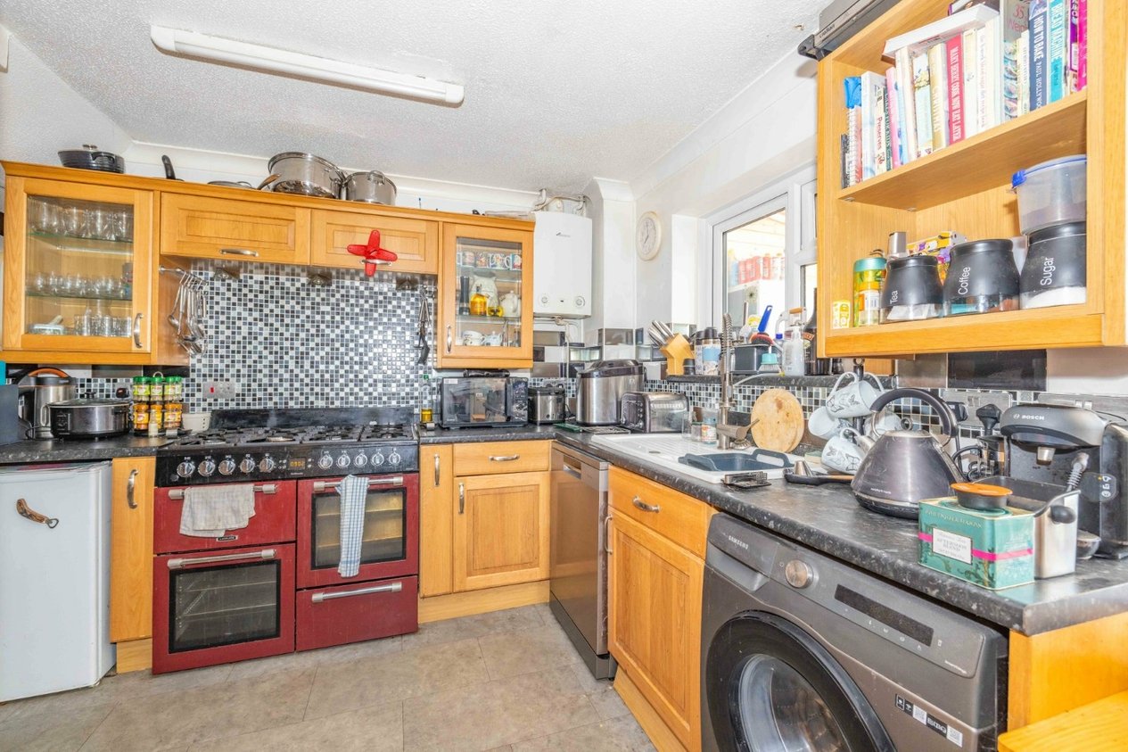 Properties Under Offer in Field Avenue Canterbury