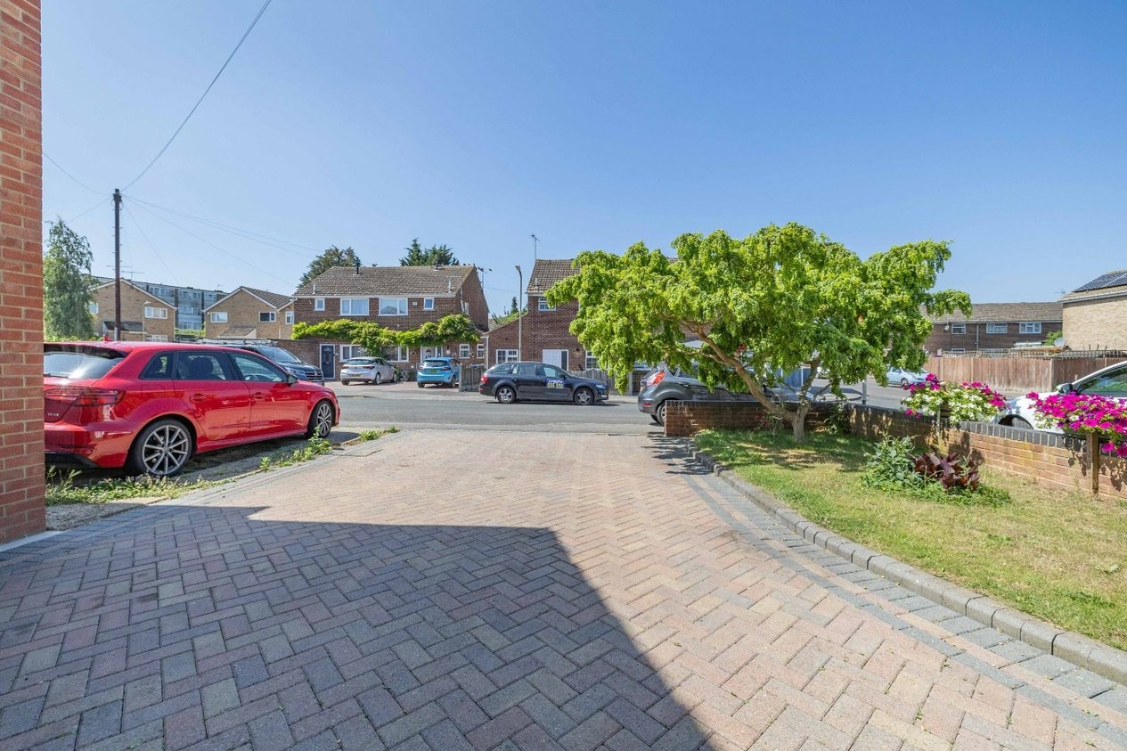 Properties Under Offer in Field Avenue Canterbury