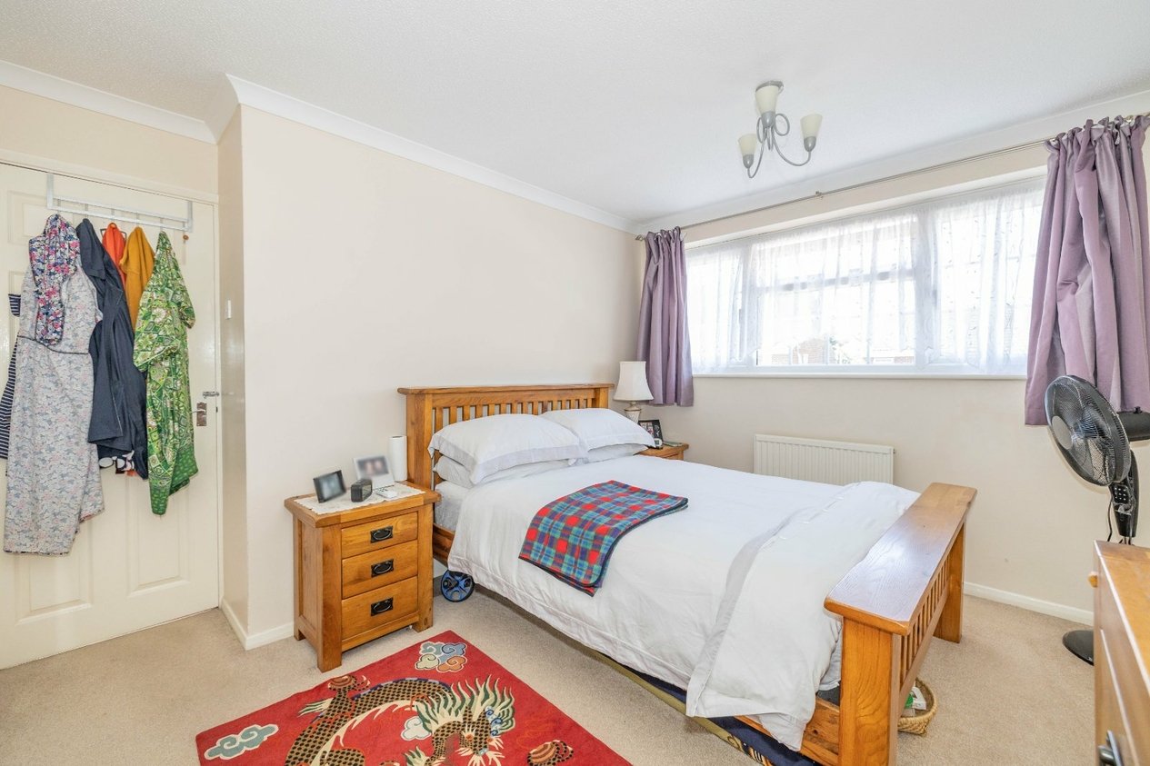 Properties Under Offer in Field Avenue Canterbury