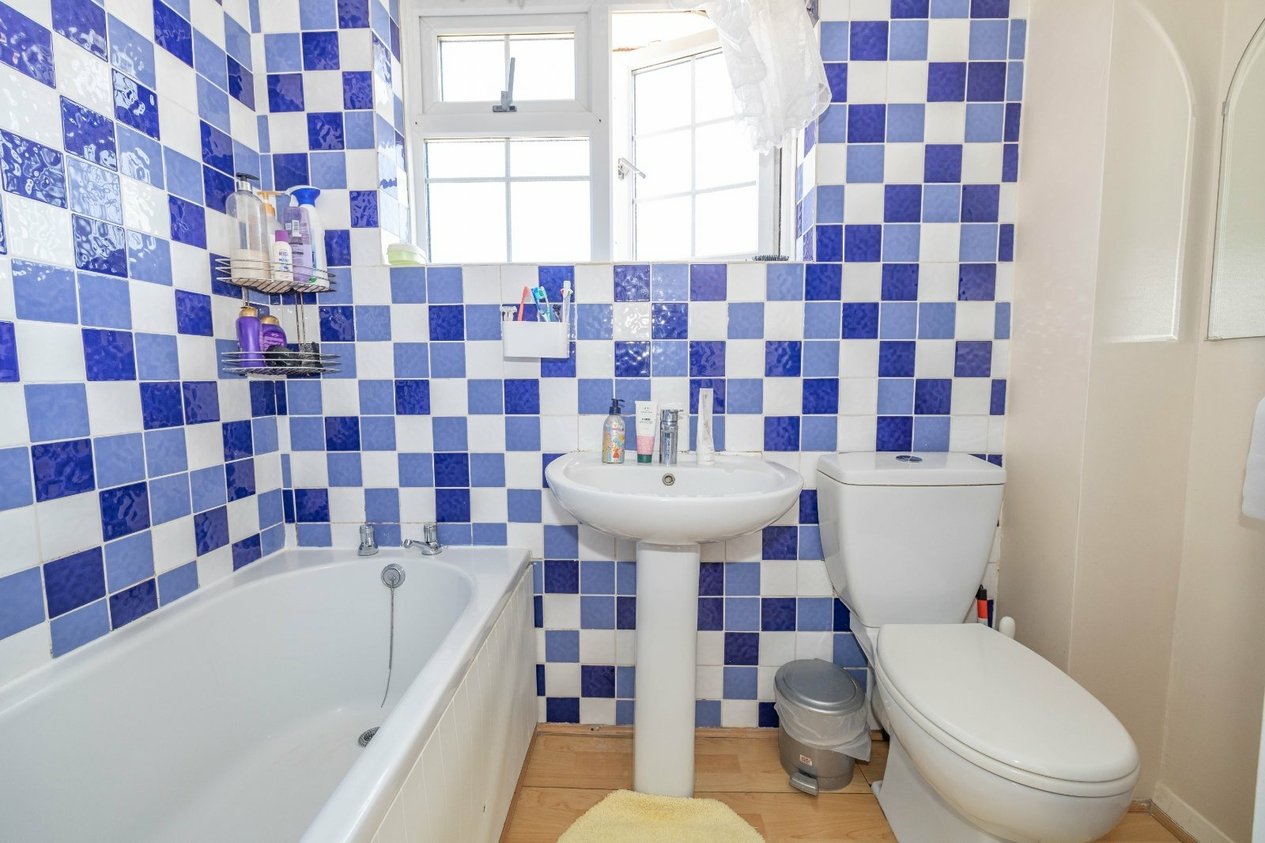 Properties Under Offer in Field Avenue Canterbury