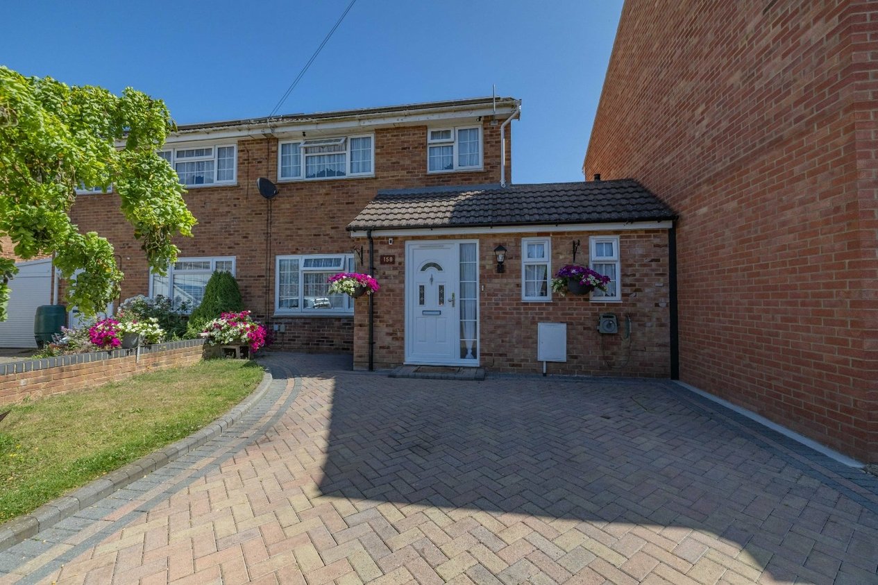 Properties Under Offer in Field Avenue Canterbury