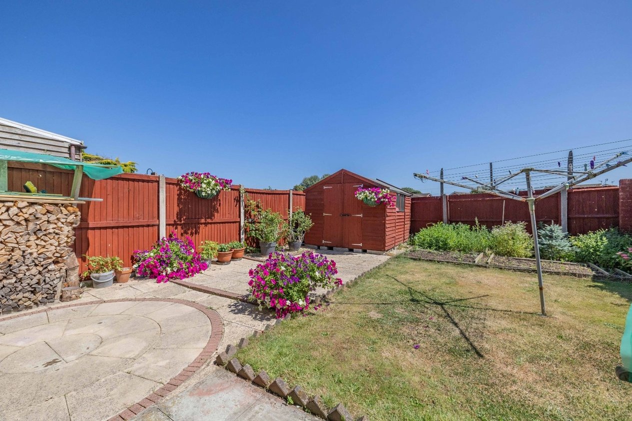 Properties Under Offer in Field Avenue Canterbury