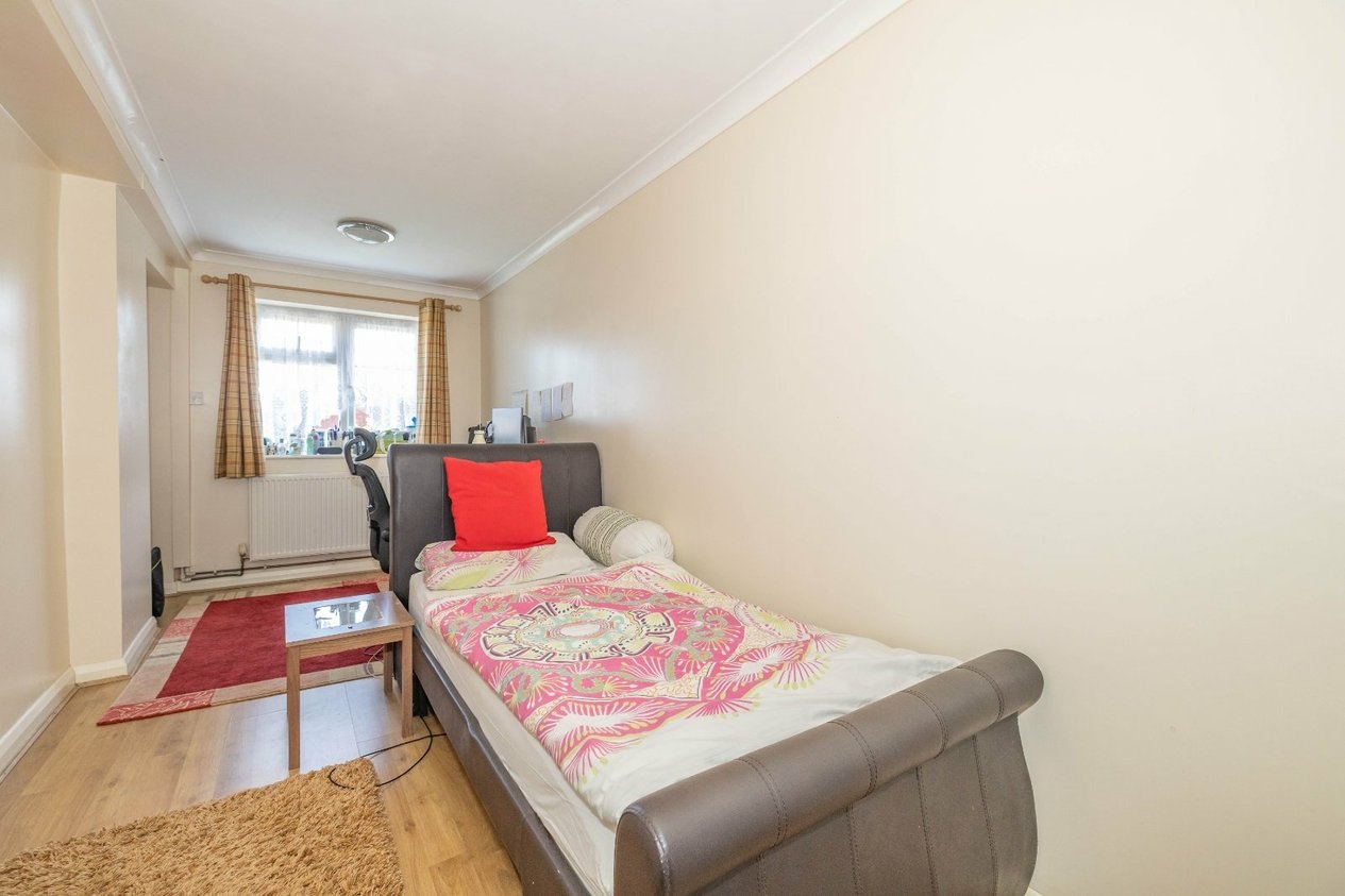 Properties Under Offer in Field Avenue Canterbury