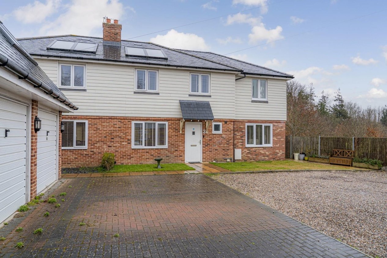 Properties Sold Subject To Contract in Field Way  Sturry