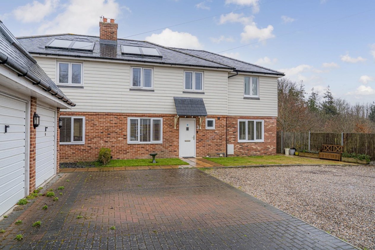 Properties Sold Subject To Contract in Field Way Sturry