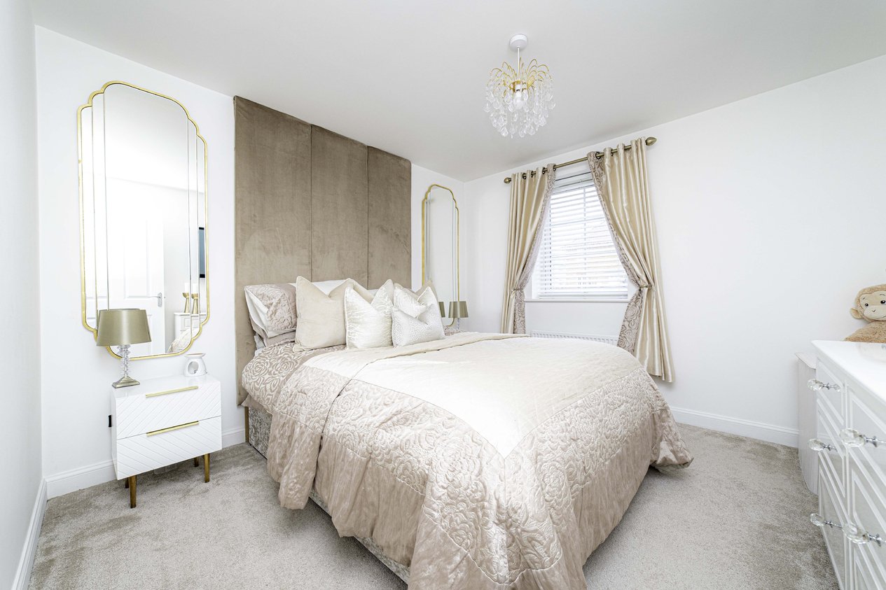 Properties Under Offer in Fife Way Canterbury