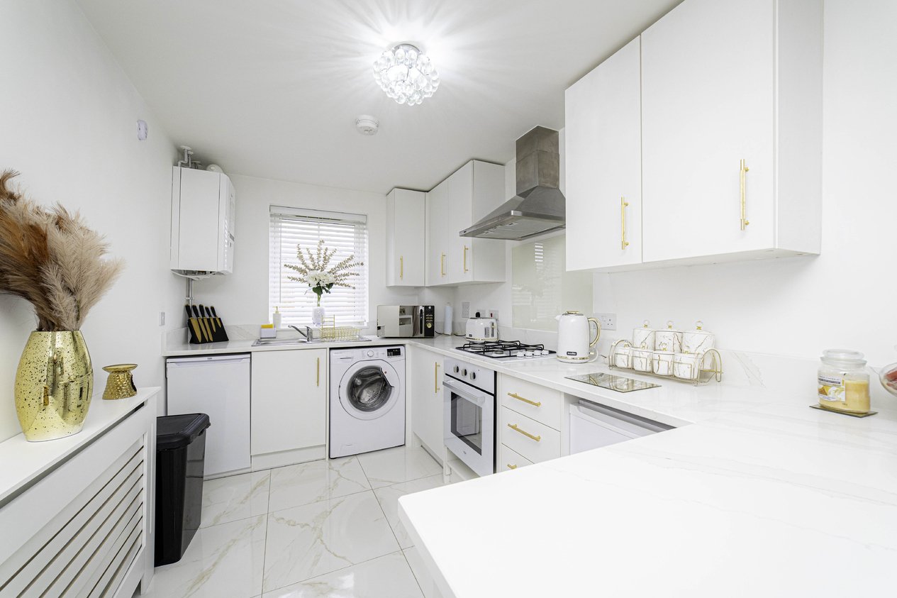 Properties Under Offer in Fife Way Canterbury