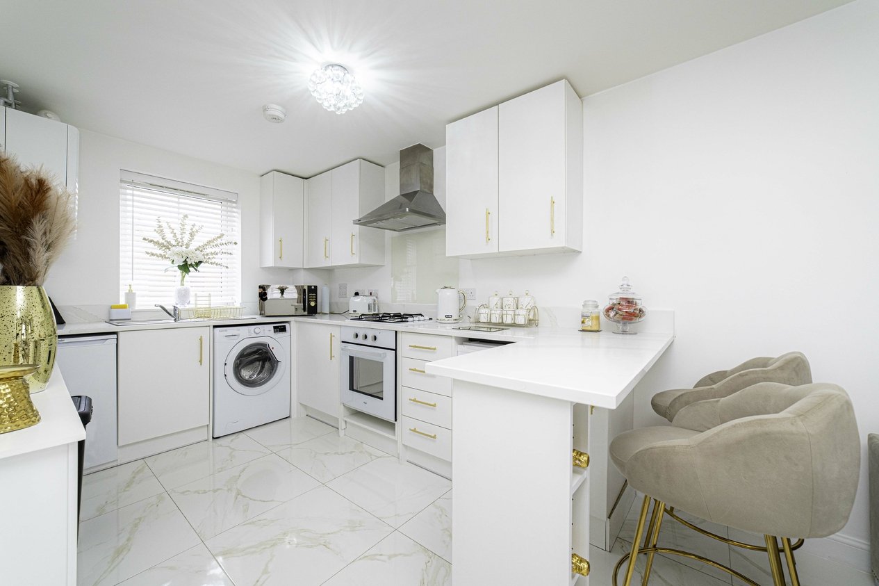 Properties Under Offer in Fife Way Canterbury