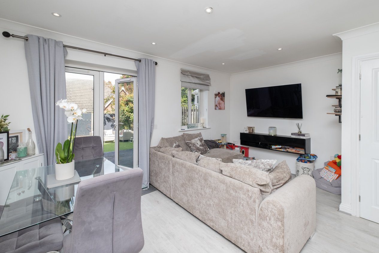 Properties Under Offer in Finch Close Faversham