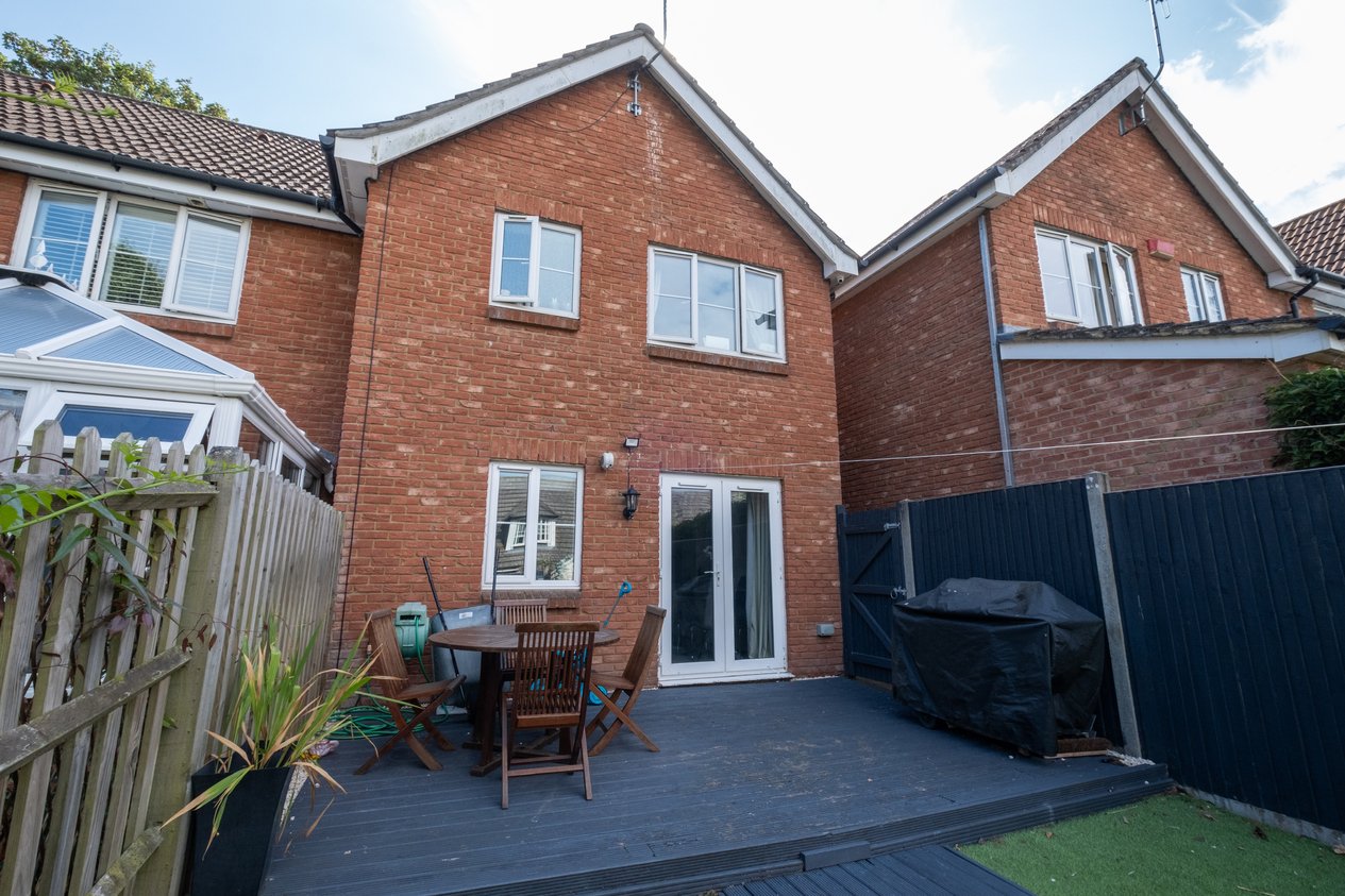 Properties Under Offer in Finch Close Faversham