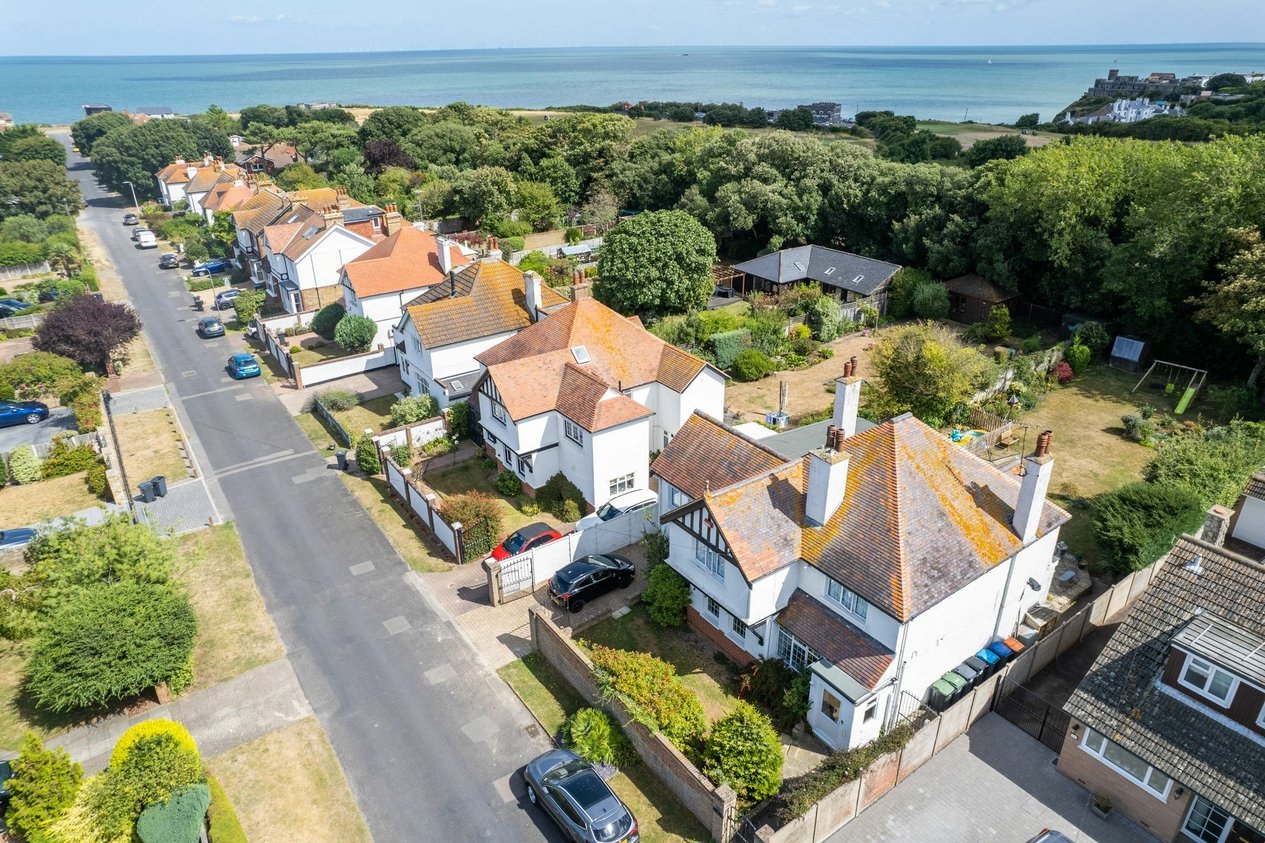 Properties For Sale in Fitzroy Avenue  Broadstairs