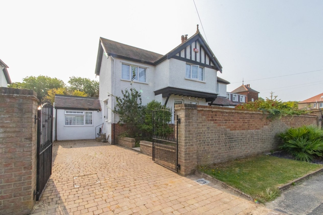 Properties For Sale in Fitzroy Avenue  Broadstairs