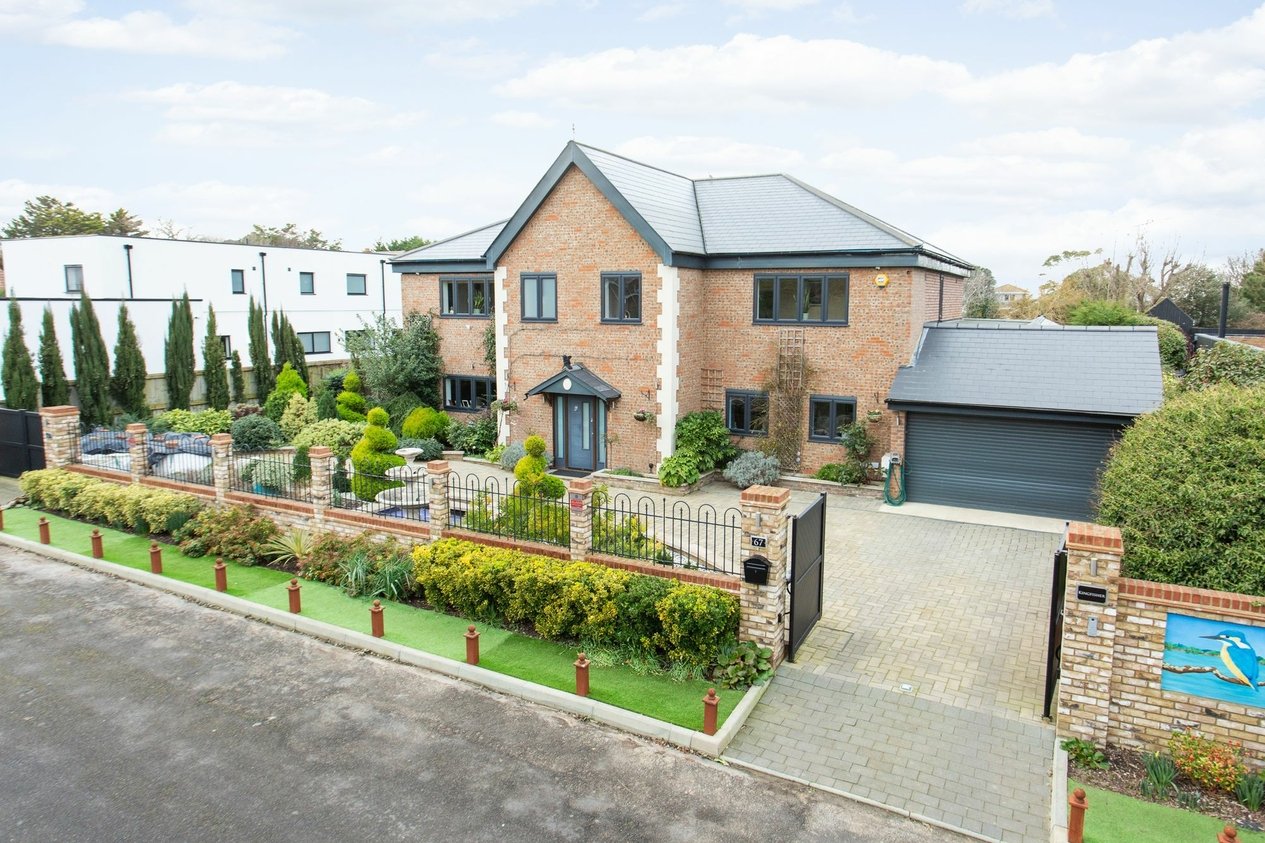 Properties For Sale in Fitzroy Avenue  Broadstairs