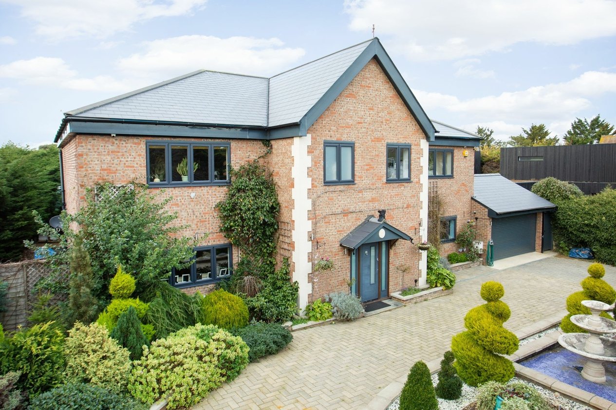 Properties For Sale in Fitzroy Avenue  Broadstairs
