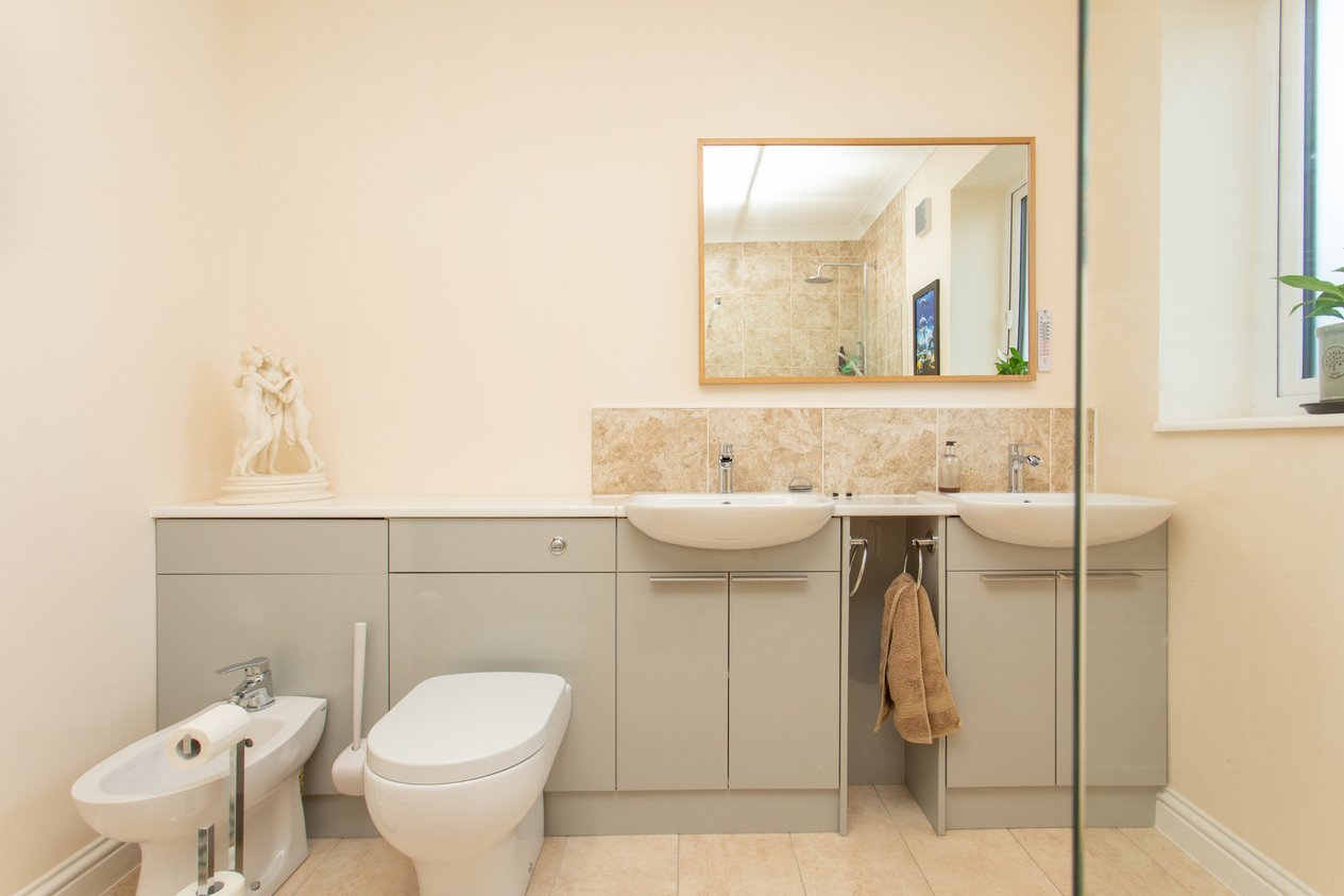 Properties For Sale in Fitzroy Avenue Broadstairs