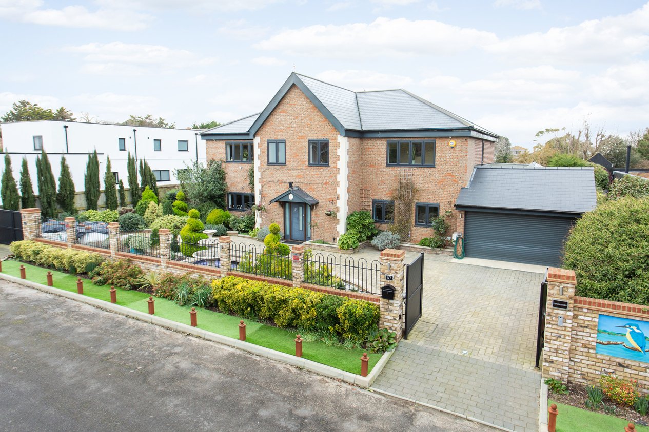 Properties For Sale in Fitzroy Avenue Broadstairs