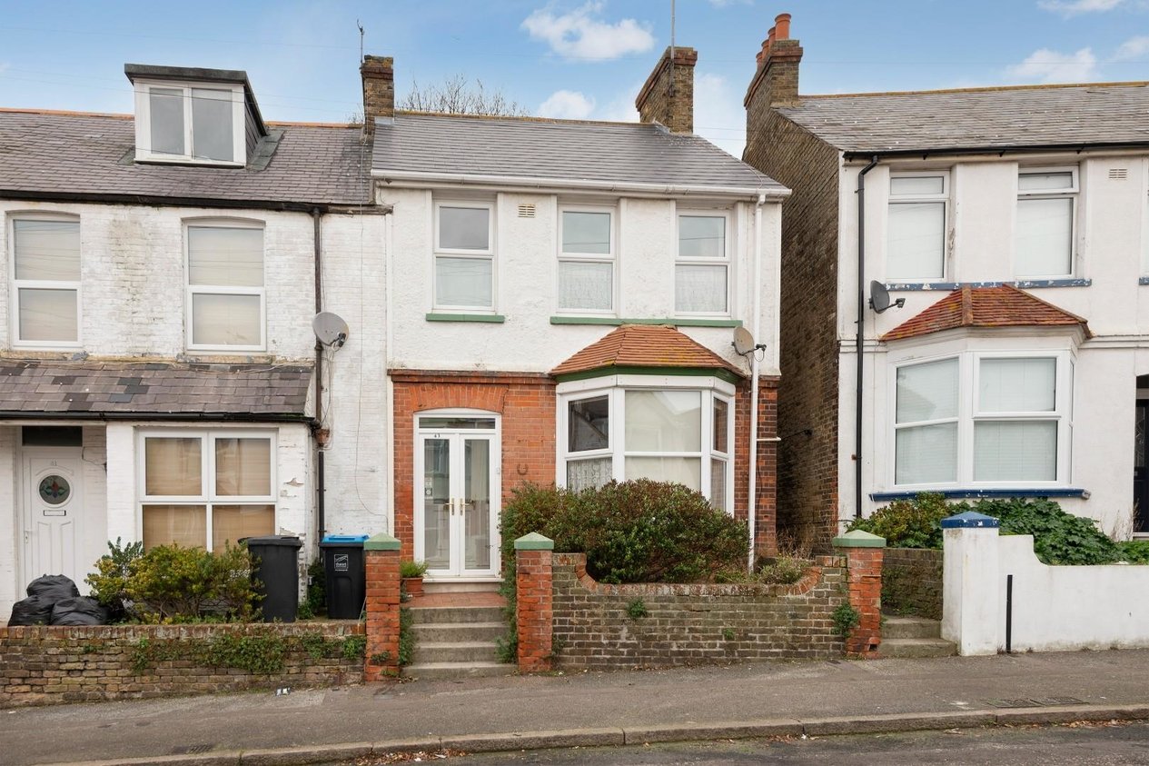 Properties Sold Subject To Contract in Fitzroy Avenue 
