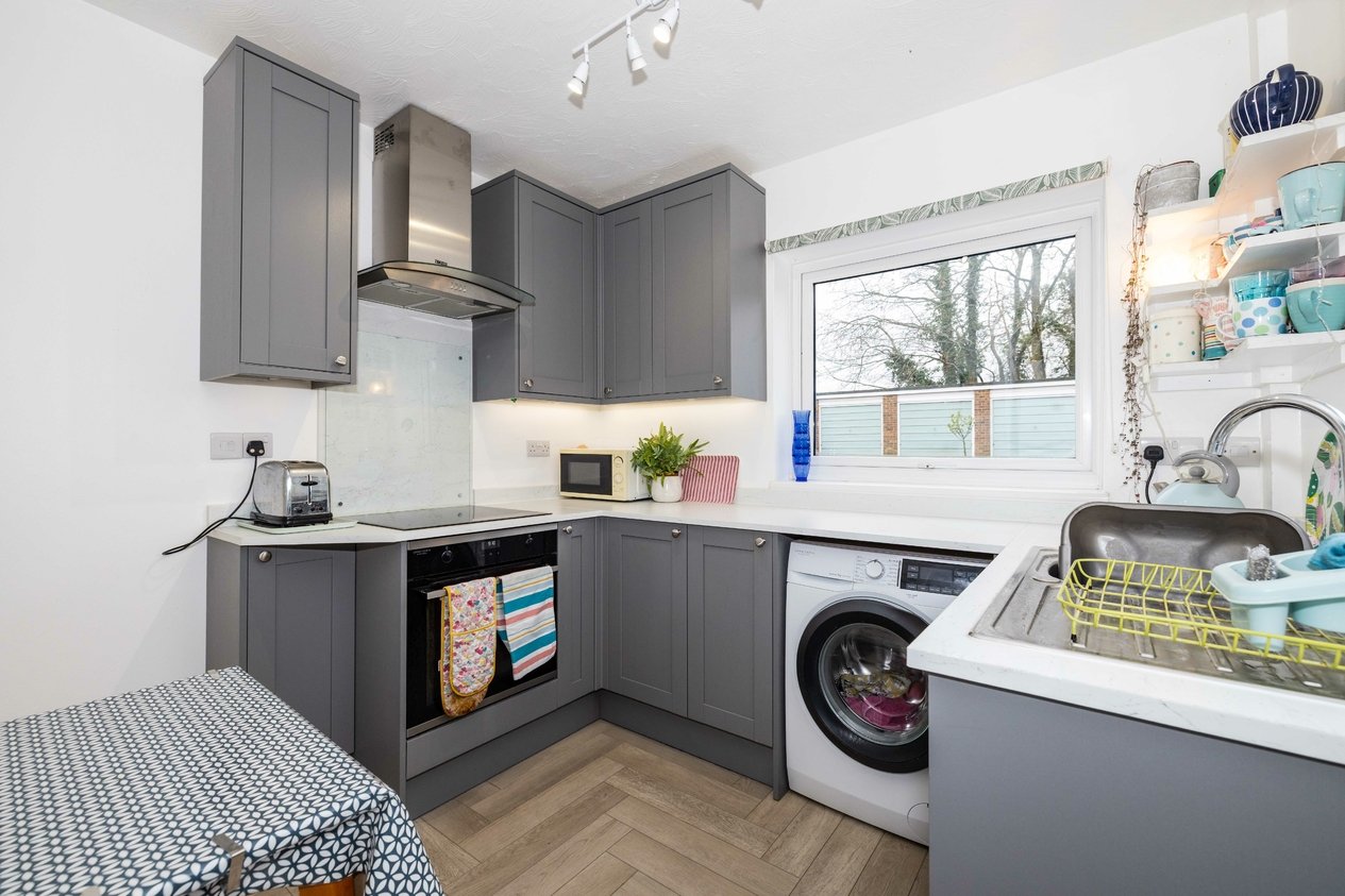 Properties For Sale in Flat 2 Cockering Road