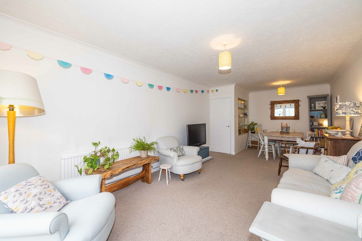 Properties For Sale in Flat 2 Cockering Road