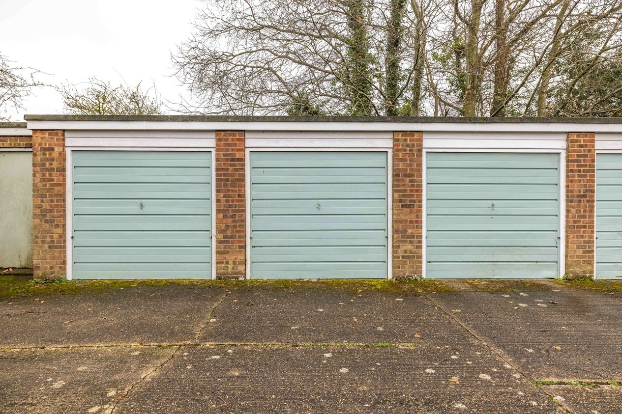 Properties For Sale in Flat 2 Cockering Road