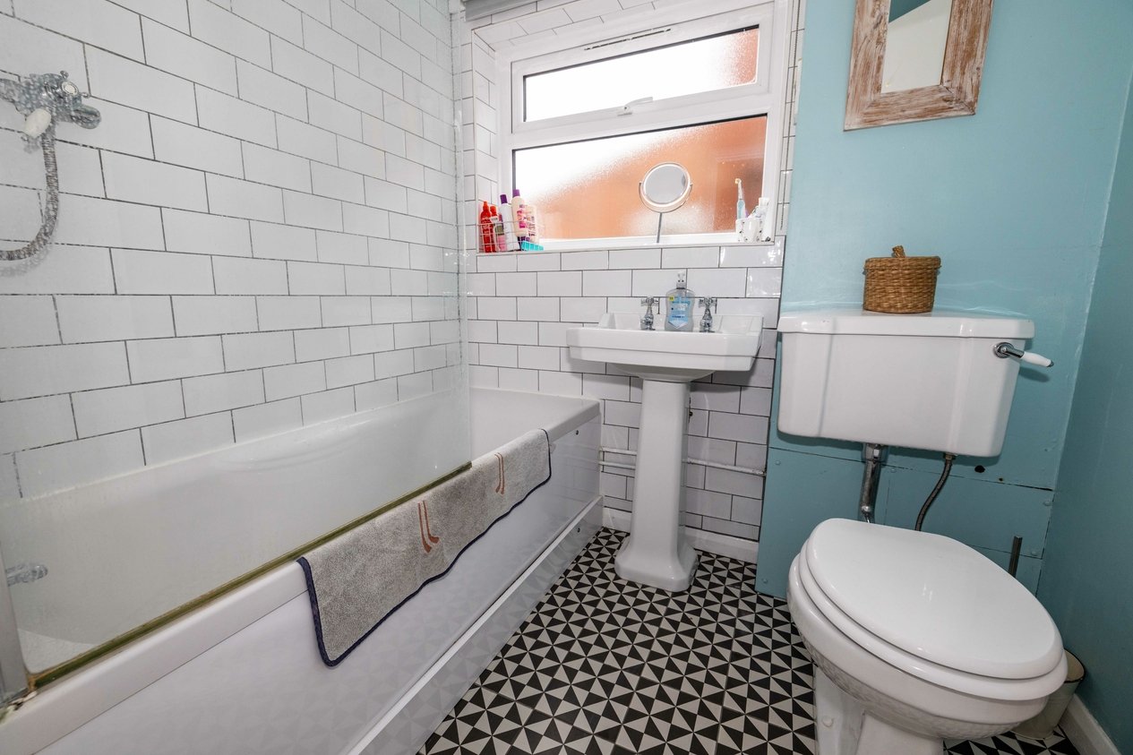 Properties For Sale in Flat 2 Cockering Road