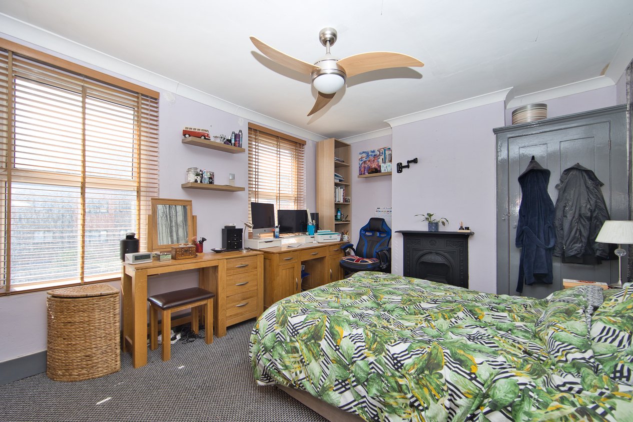 Properties Under Offer in Folkestone Road Dover