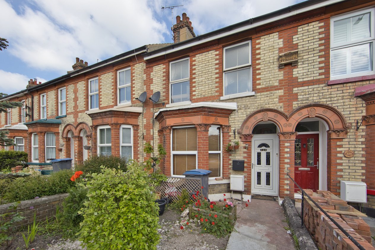 Properties Under Offer in Folkestone Road Dover