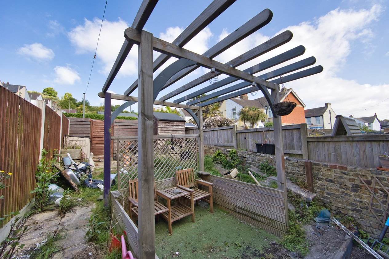 Properties Under Offer in Folkestone Road Dover