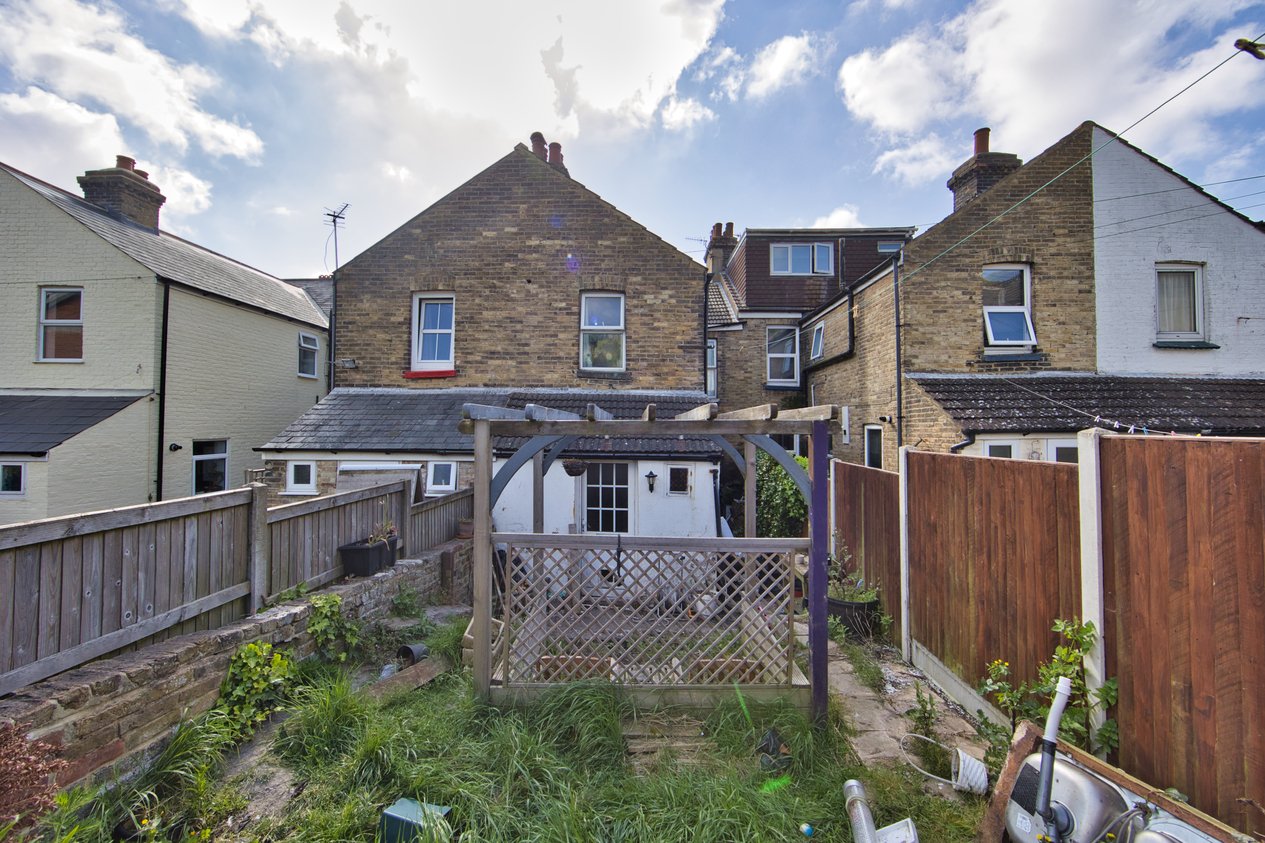 Properties Under Offer in Folkestone Road Dover