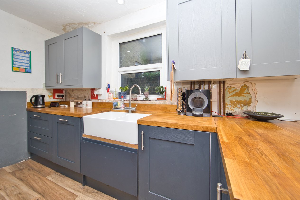 Properties Under Offer in Folkestone Road Dover