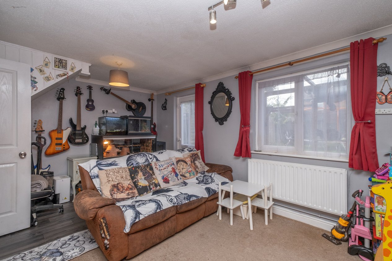 Properties For Sale in Forrester Close Canterbury