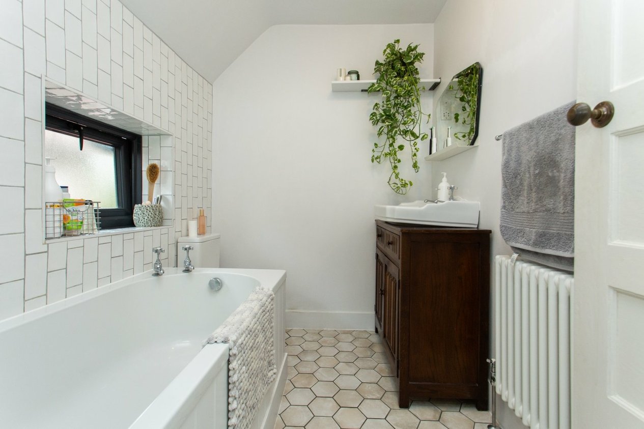 Properties Under Offer in Forty Acres Road Canterbury